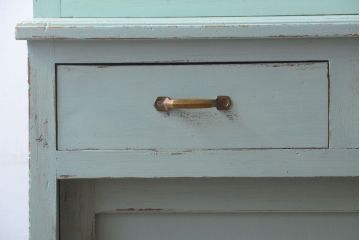 レトロ家具　アンティークペイント　かわいいミントグリーンのレトロな食器棚(カップボード)