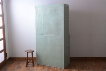レトロ家具　アンティークペイント　かわいいミントグリーンのレトロな食器棚(カップボード)