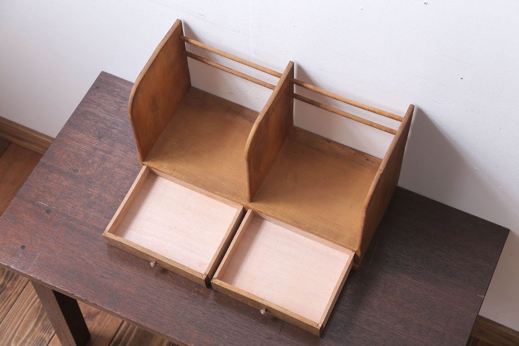 アンティーク雑貨　和製アンティーク　引き出し付き!古い木製の小さな本立て(2)