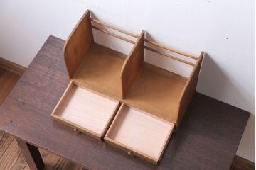 アンティーク雑貨　和製アンティーク　引き出し付き!古い木製の小さな本立て(2)