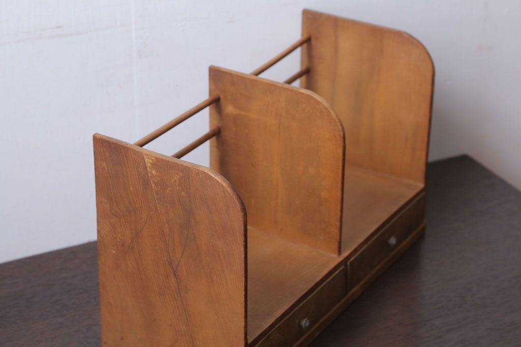 アンティーク雑貨　和製アンティーク　引き出し付き!古い木製の小さな本立て(2)