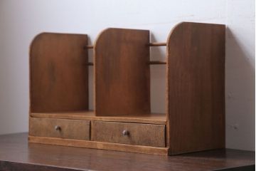 アンティーク雑貨　和製アンティーク　引き出し付き!古い木製の小さな本立て(2)