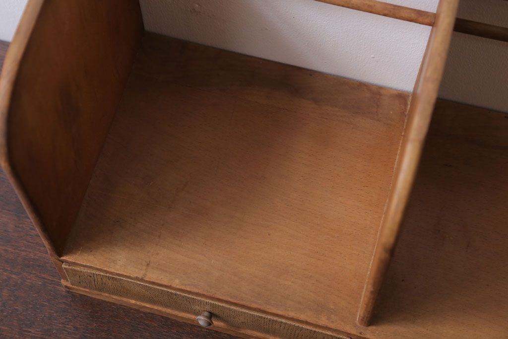 アンティーク雑貨　和製アンティーク　引き出し付き!古い木製の小さな本立て(2)