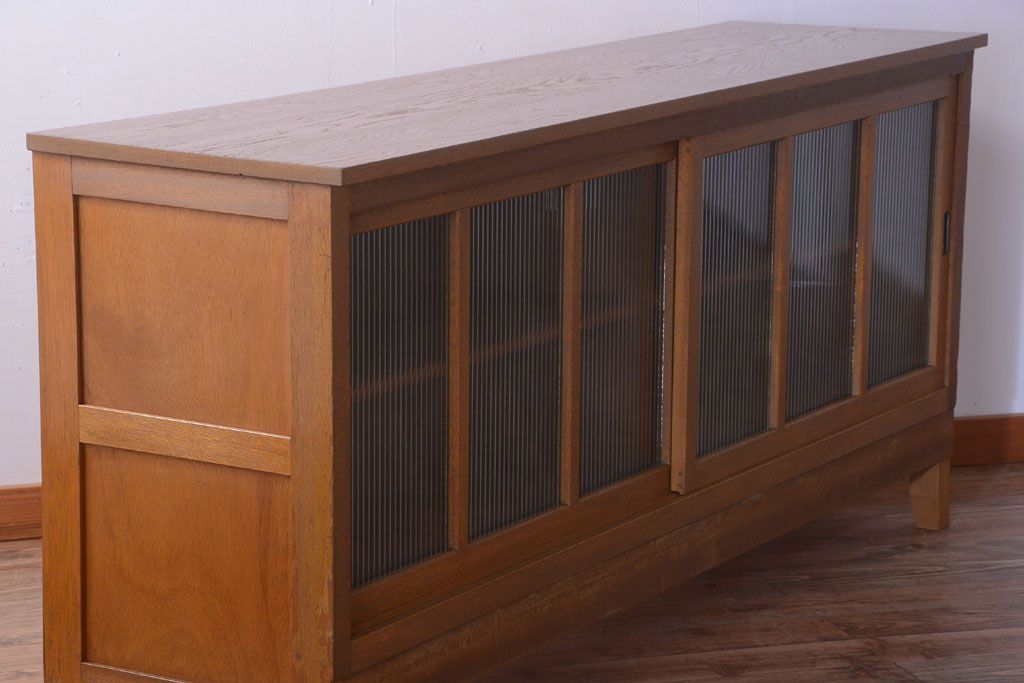 アンティーク家具　アンティーク　モールガラス入り!古い木の脚付きサイドボード(1)