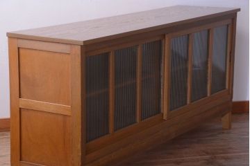 アンティーク家具　アンティーク　モールガラス入り!古い木の脚付きサイドボード(1)