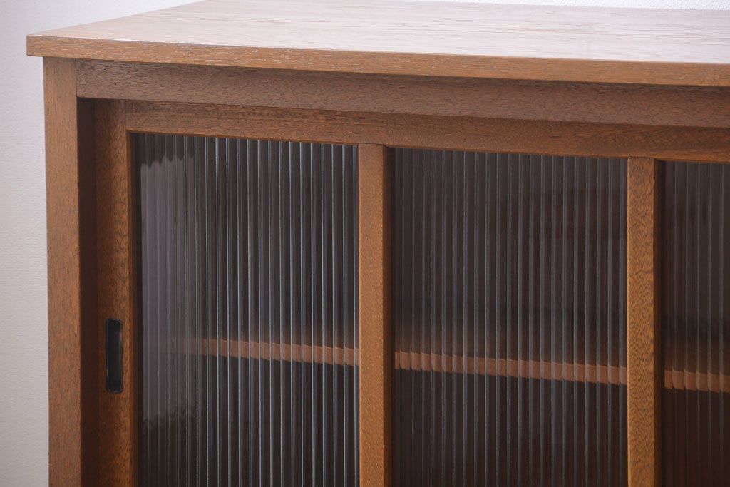 アンティーク家具　アンティーク　モールガラス入り!古い木の脚付きサイドボード(1)