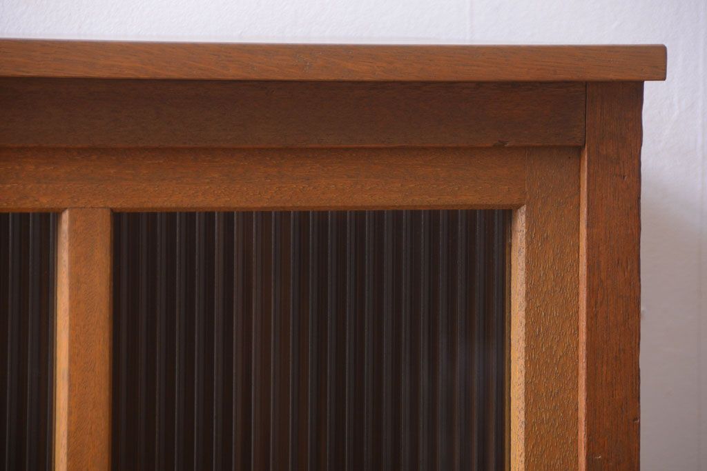 アンティーク家具　アンティーク　モールガラス入り!古い木の脚付きサイドボード(1)