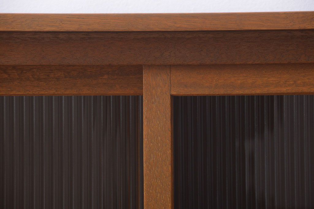 アンティーク家具　アンティーク　モールガラス入り!古い木の脚付きサイドボード(1)