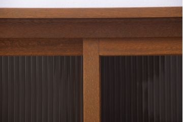 アンティーク家具　アンティーク　モールガラス入り!古い木の脚付きサイドボード(1)