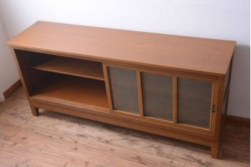 アンティーク家具　アンティーク　モールガラス入り!古い木の脚付きサイドボード(2)