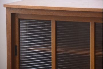 アンティーク家具　アンティーク　モールガラス入り!古い木の脚付きサイドボード(2)