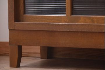 アンティーク家具　アンティーク　モールガラス入り!古い木の脚付きサイドボード(2)