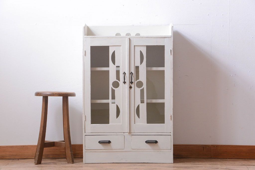 アンティーク家具　アンティークペイント　モダンなデザインの本箱(ブックケース)