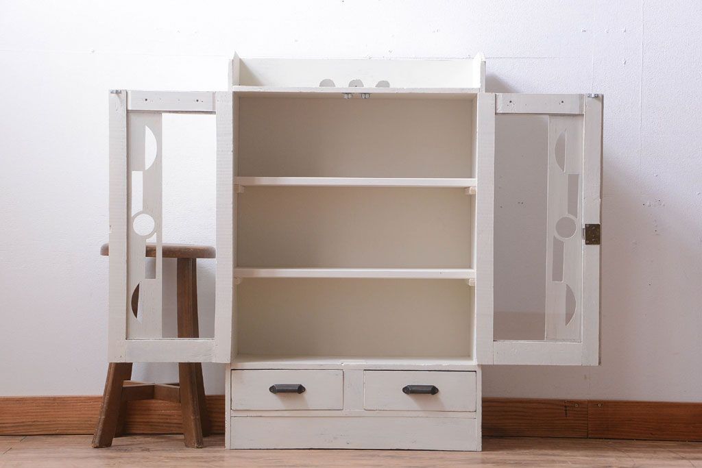 アンティーク家具　アンティークペイント　モダンなデザインの本箱(ブックケース)