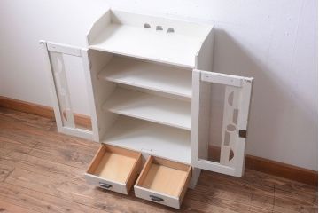 アンティーク家具　アンティークペイント　モダンなデザインの本箱(ブックケース)