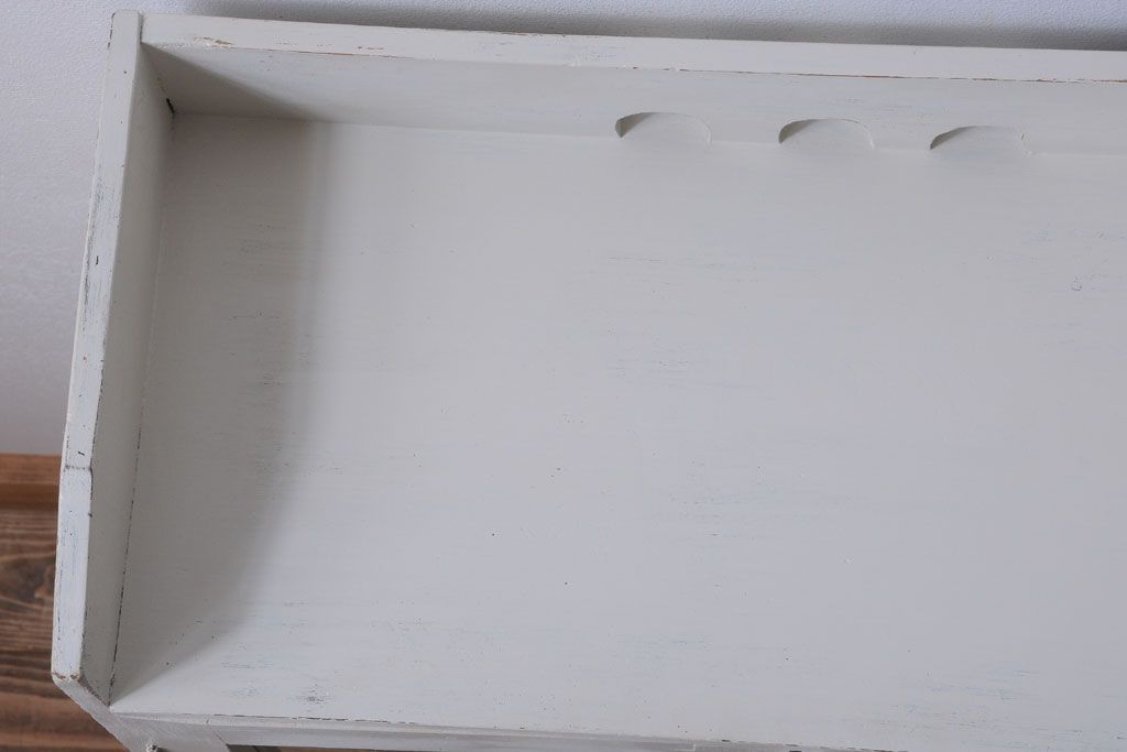 アンティーク家具　アンティークペイント　モダンなデザインの本箱(ブックケース)