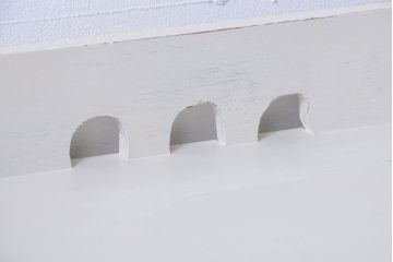 アンティーク家具　アンティークペイント　モダンなデザインの本箱(ブックケース)