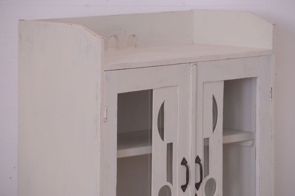 アンティーク家具　アンティークペイント　モダンなデザインの本箱(ブックケース)