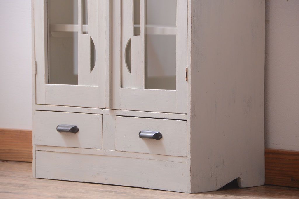 アンティーク家具　アンティークペイント　モダンなデザインの本箱(ブックケース)