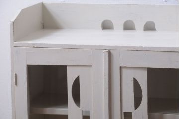 アンティーク家具　アンティークペイント　モダンなデザインの本箱(ブックケース)