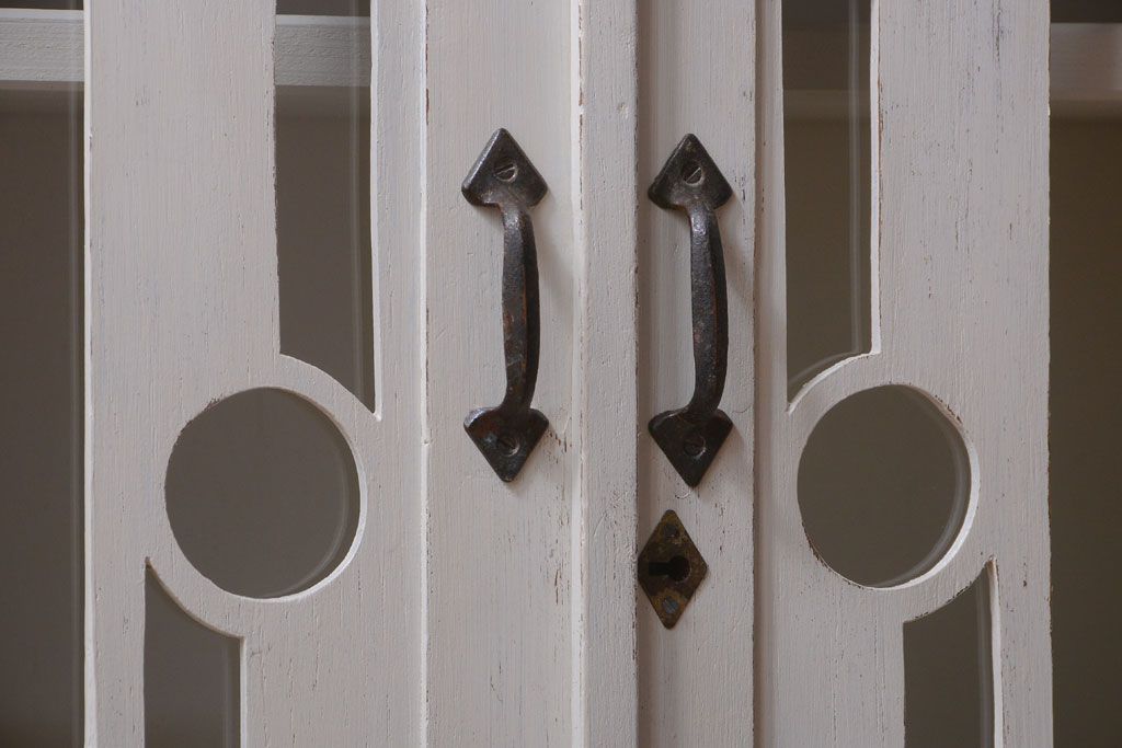 アンティーク家具　アンティークペイント　モダンなデザインの本箱(ブックケース)