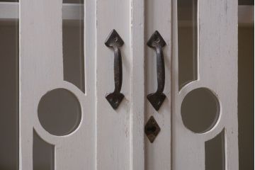 アンティーク家具　アンティークペイント　モダンなデザインの本箱(ブックケース)