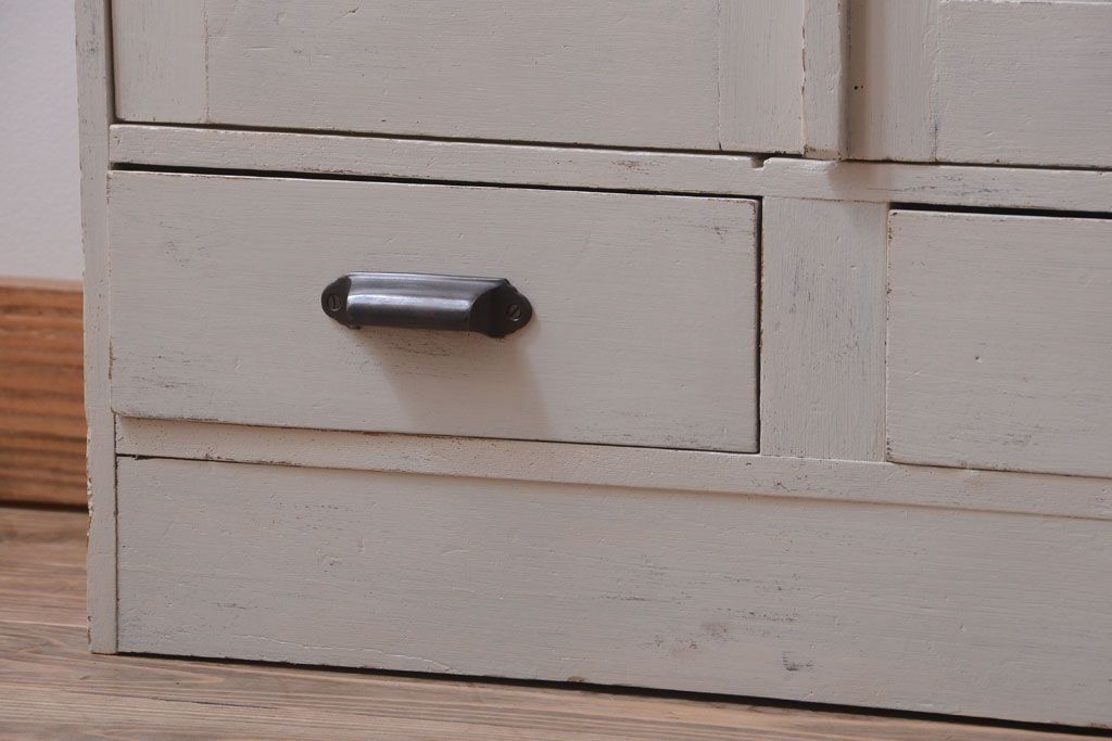 アンティーク家具　アンティークペイント　モダンなデザインの本箱(ブックケース)