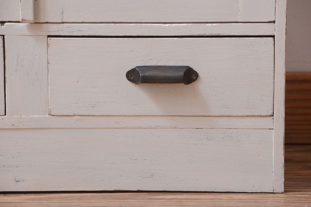 アンティーク家具　アンティークペイント　モダンなデザインの本箱(ブックケース)