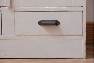 アンティーク家具　アンティークペイント　モダンなデザインの本箱(ブックケース)