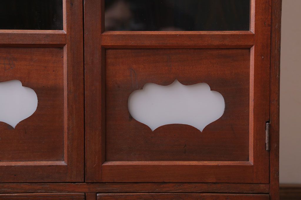 アンティーク家具　和製アンティーク　当時物色ガラス入り!小ぶりな古い木製本箱(ブックケース)