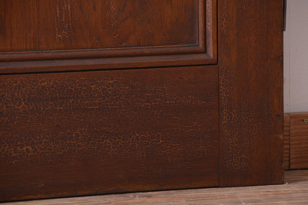 アンティーク　古い木のシンプルで上質なドア(2)