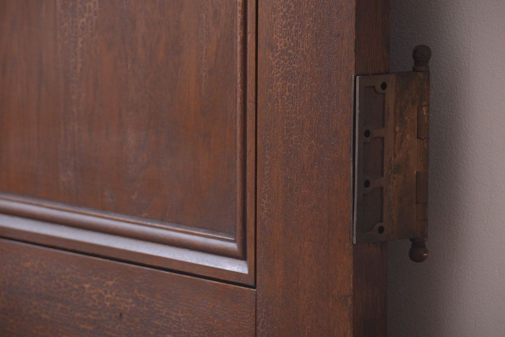 アンティーク　古い木のシンプルで上質なドア(2)