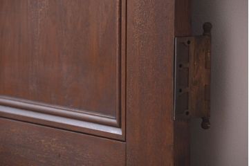 アンティーク　古い木のシンプルで上質なドア(2)