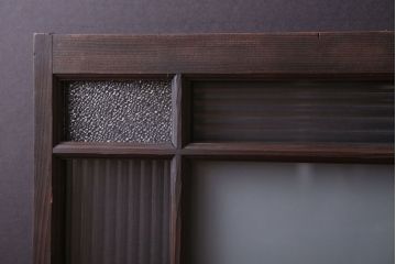 アンティーク　レトロガラスがおしゃれな古い木の明り取り