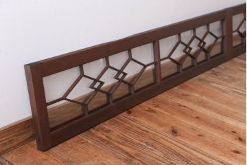 アンティーク　モダンな古い木製明り取り(欄間)