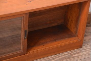 アンティーク家具　アンティーク　小ぶりでシンプルなローボード(テレビボード)(1)