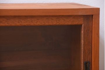 アンティーク家具　アンティーク　小ぶりでシンプルなローボード(テレビボード)(1)