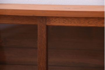 アンティーク家具　アンティーク　小ぶりでシンプルなローボード(テレビボード)(1)