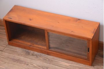 アンティーク家具　アンティーク　小ぶりでシンプルなローボード