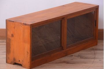 アンティーク家具　アンティーク　小ぶりでシンプルなローボード