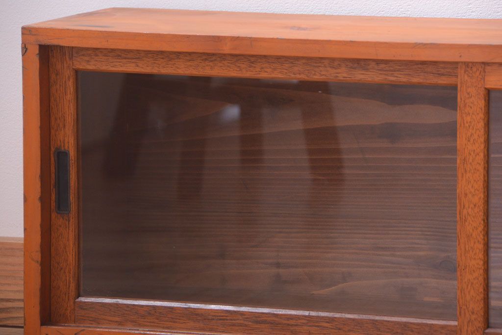 アンティーク家具　アンティーク　小ぶりでシンプルなローボード