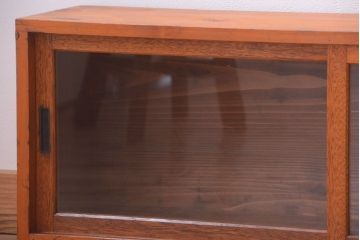 アンティーク家具　アンティーク　小ぶりでシンプルなローボード