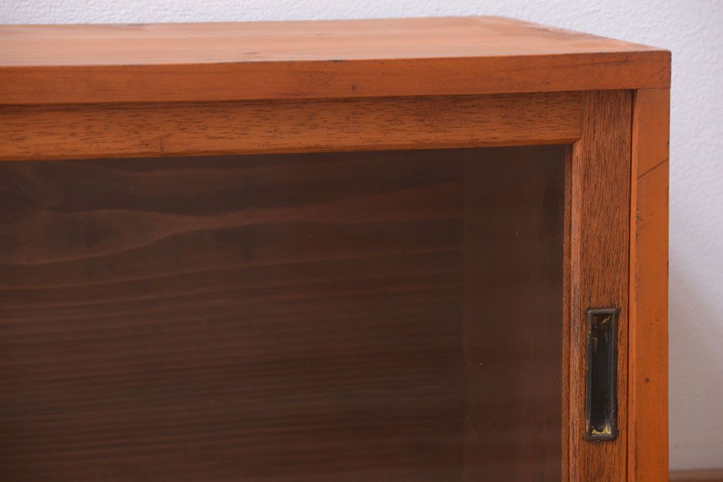 アンティーク家具　アンティーク　小ぶりでシンプルなローボード