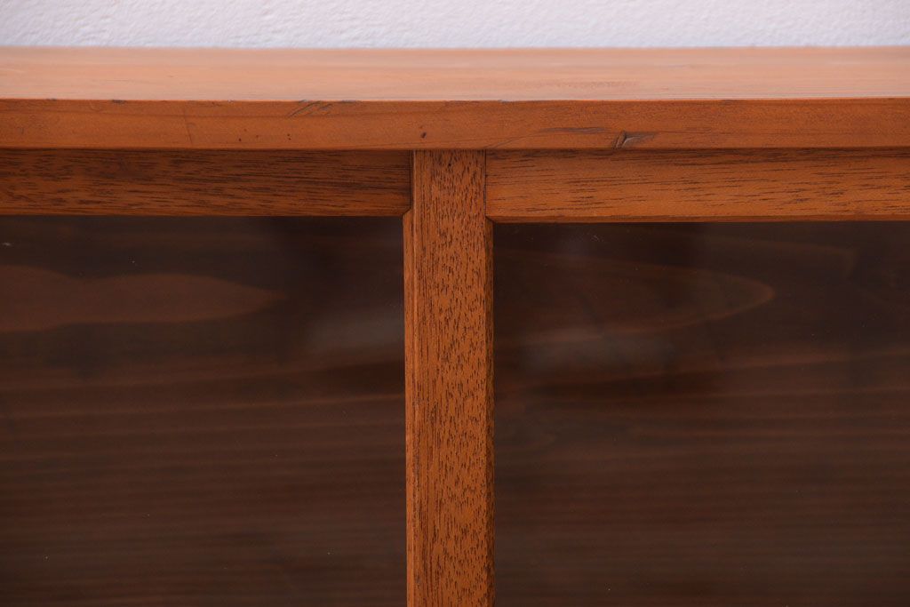 アンティーク家具　アンティーク　小ぶりでシンプルなローボード