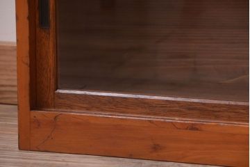 アンティーク家具　アンティーク　小ぶりでシンプルなローボード