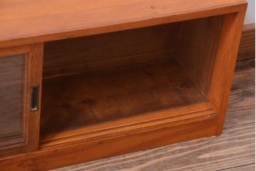 アンティーク家具　アンティーク　小ぶりでシンプルなローボード