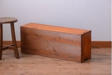 アンティーク家具　アンティーク　小ぶりでシンプルなローボード