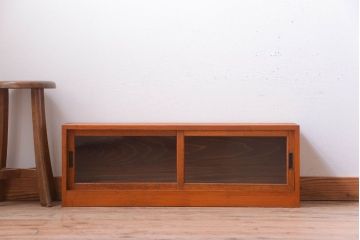 アンティーク家具　アンティーク　小ぶりでシンプルなローボード(テレビボード)(2)