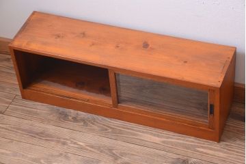 アンティーク家具　アンティーク　小ぶりでシンプルなローボード(テレビボード)(2)