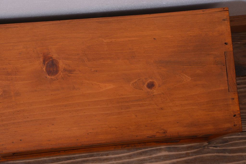 アンティーク家具　アンティーク　小ぶりでシンプルなローボード(テレビボード)(2)